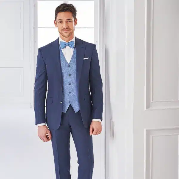 Blauer Anzug mit Hochzeitsweste